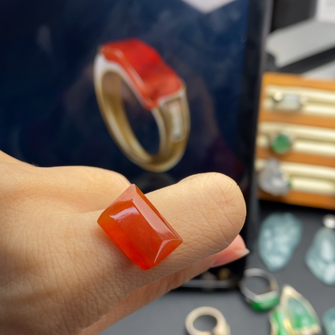 定制翡翠未镶嵌    完美冰红翡