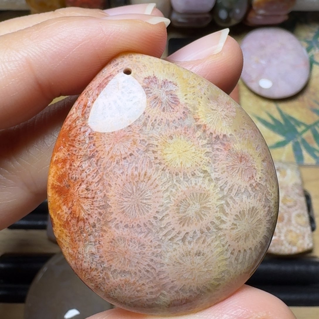 硅化玉红粉黄蝴蝶兰花花未镶嵌