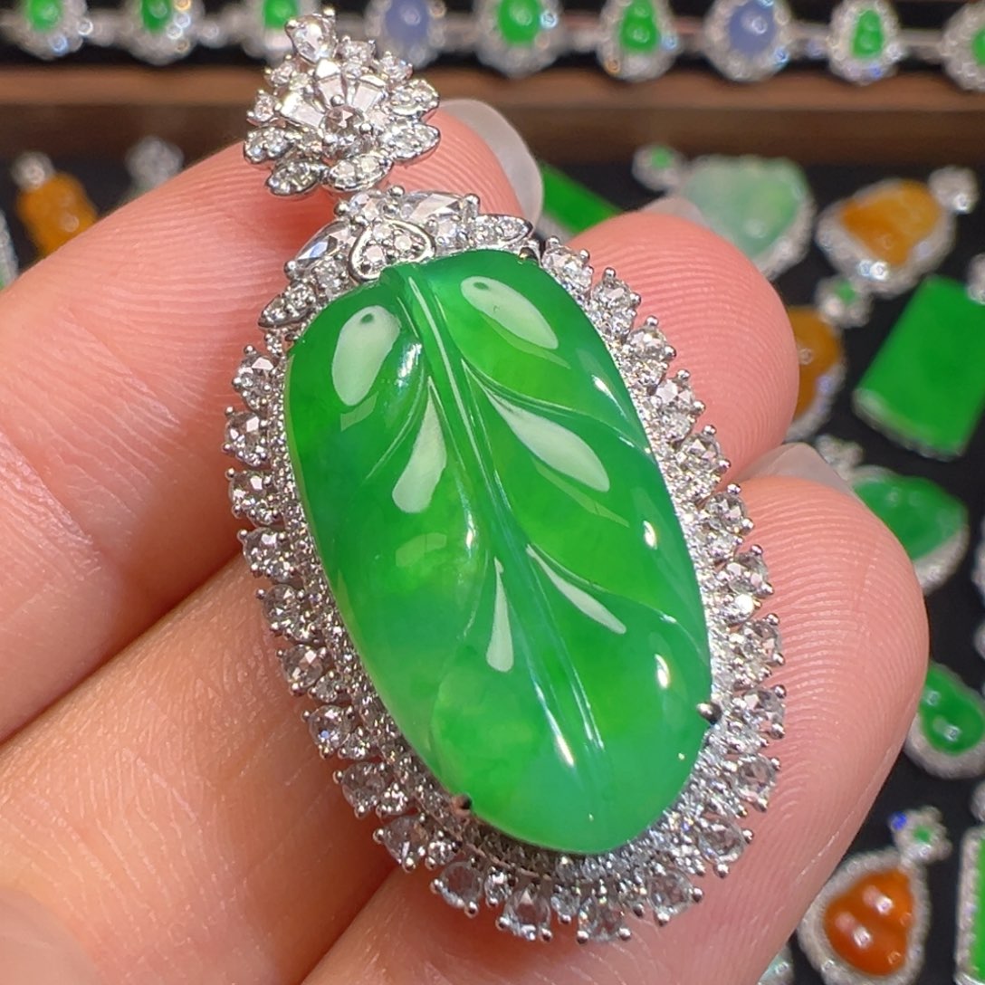 翡翠18K金镶嵌颈饰收货48小时鉴赏期