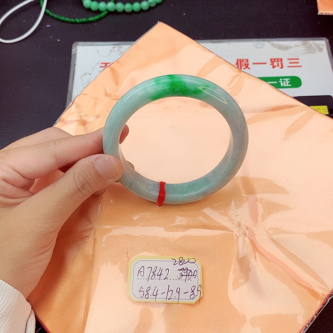 翡翠未镶嵌手镯翡翠