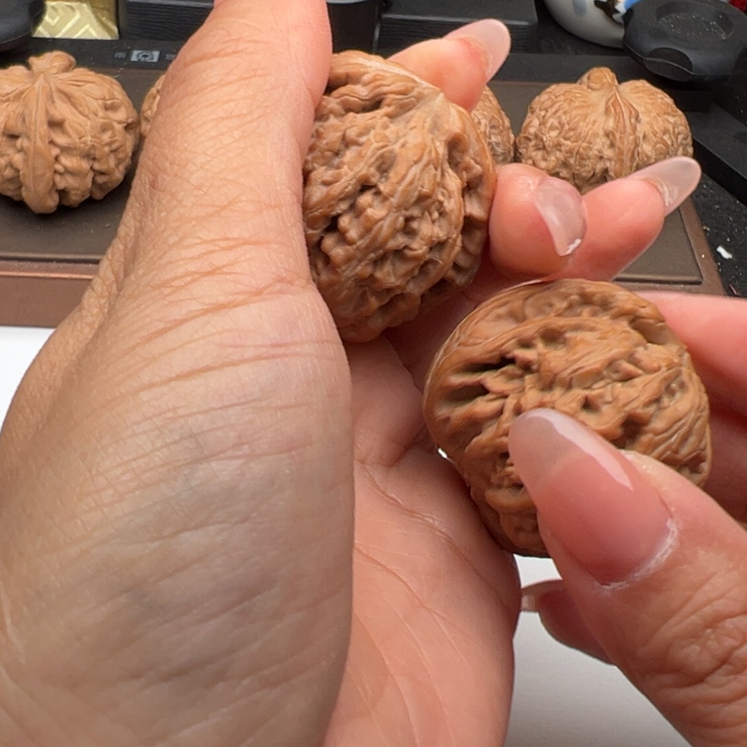 文玩核桃把件红锦鲤40