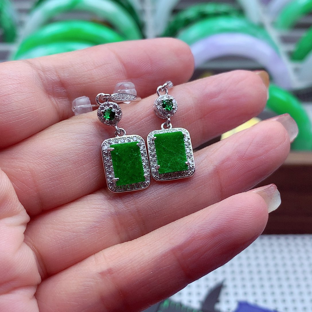 翡翠颈饰银S925镶嵌翡翠