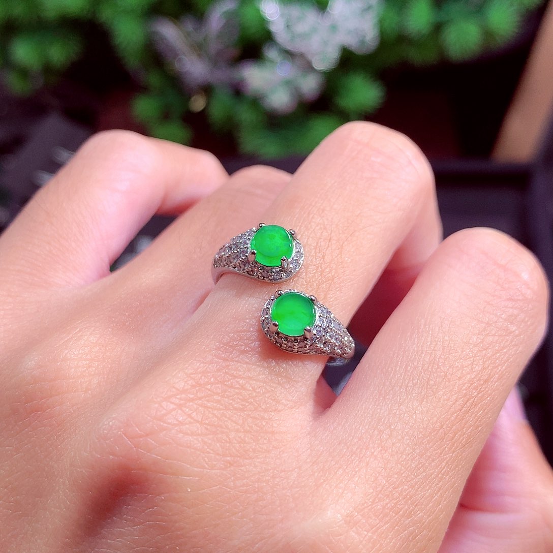 颈饰未镶嵌翡翠天然