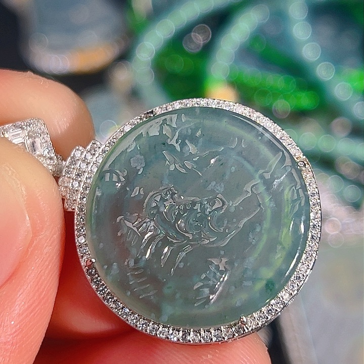 翡翠颈饰未镶嵌677888888,