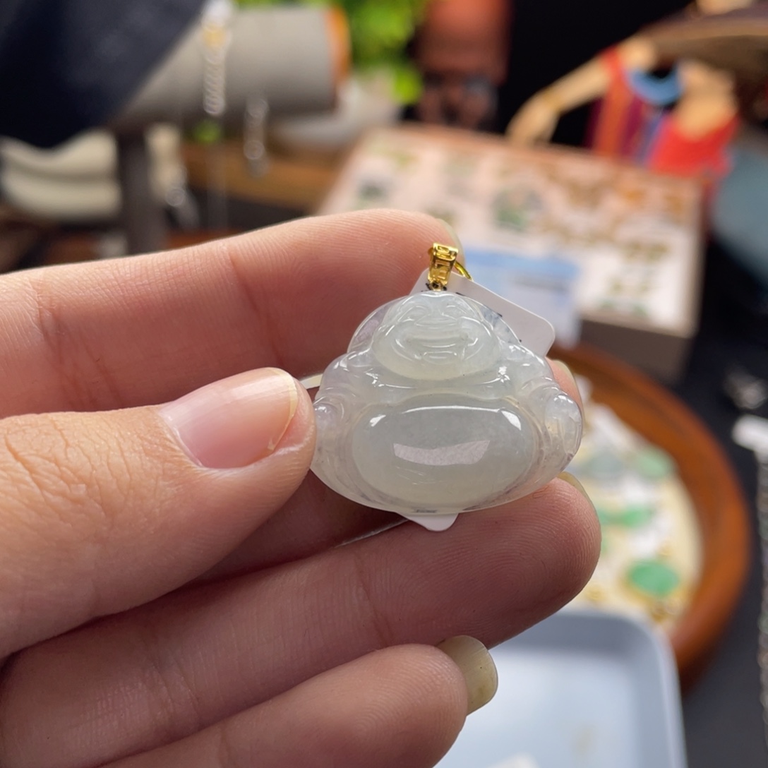 怡***容翡翠18K金镶嵌颈饰