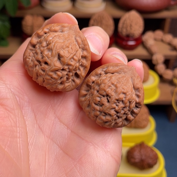 文玩核桃把件金字塔34