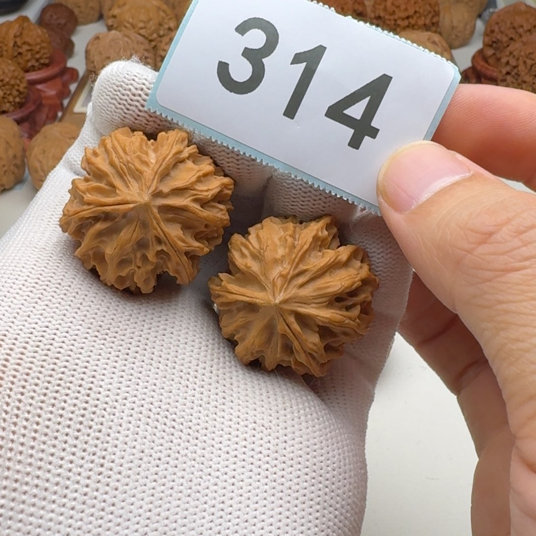 文玩核桃把件三棱 35 