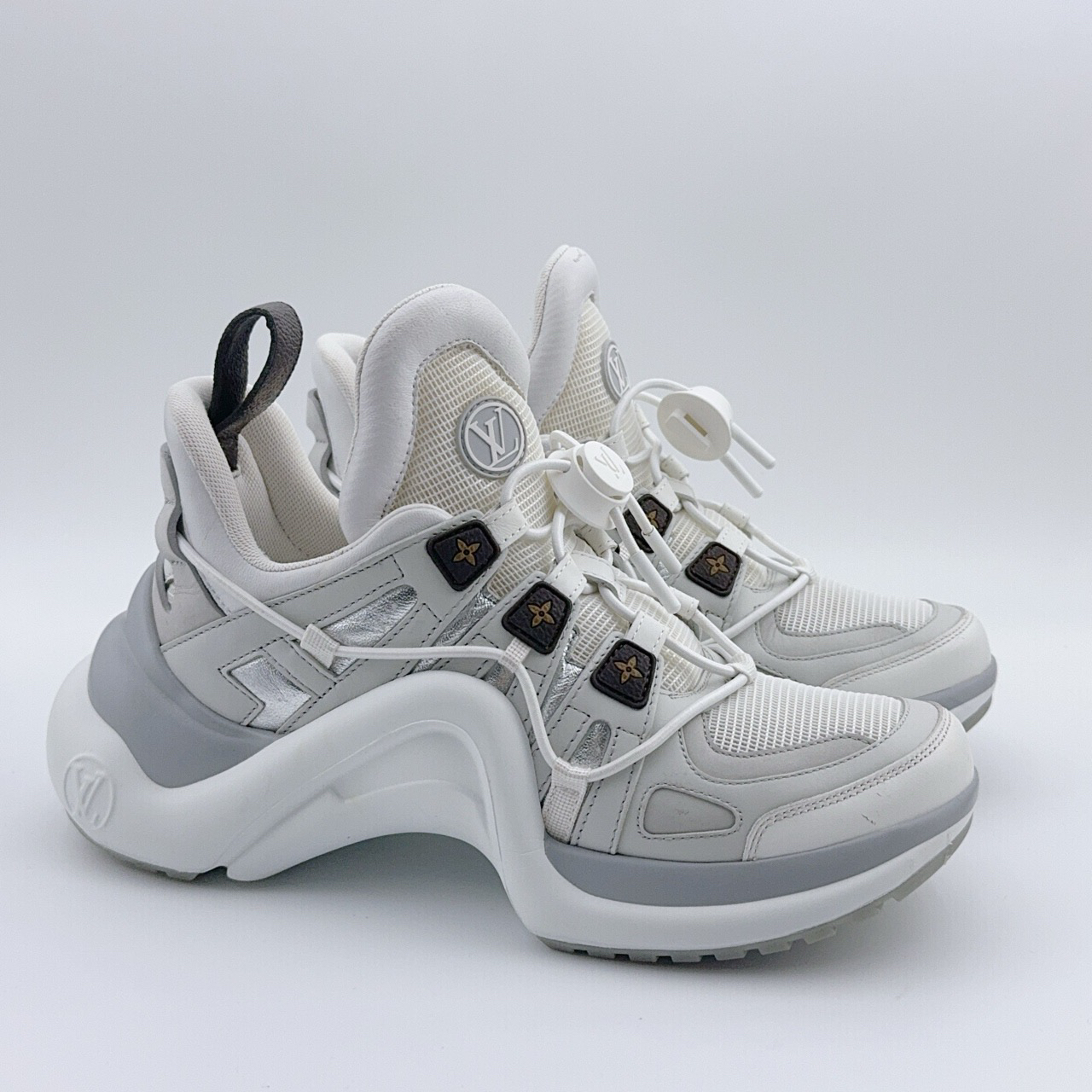 95新 LouisVuitton/路易威登 36.5码/银色绑带拱桥老爹鞋/ys01028