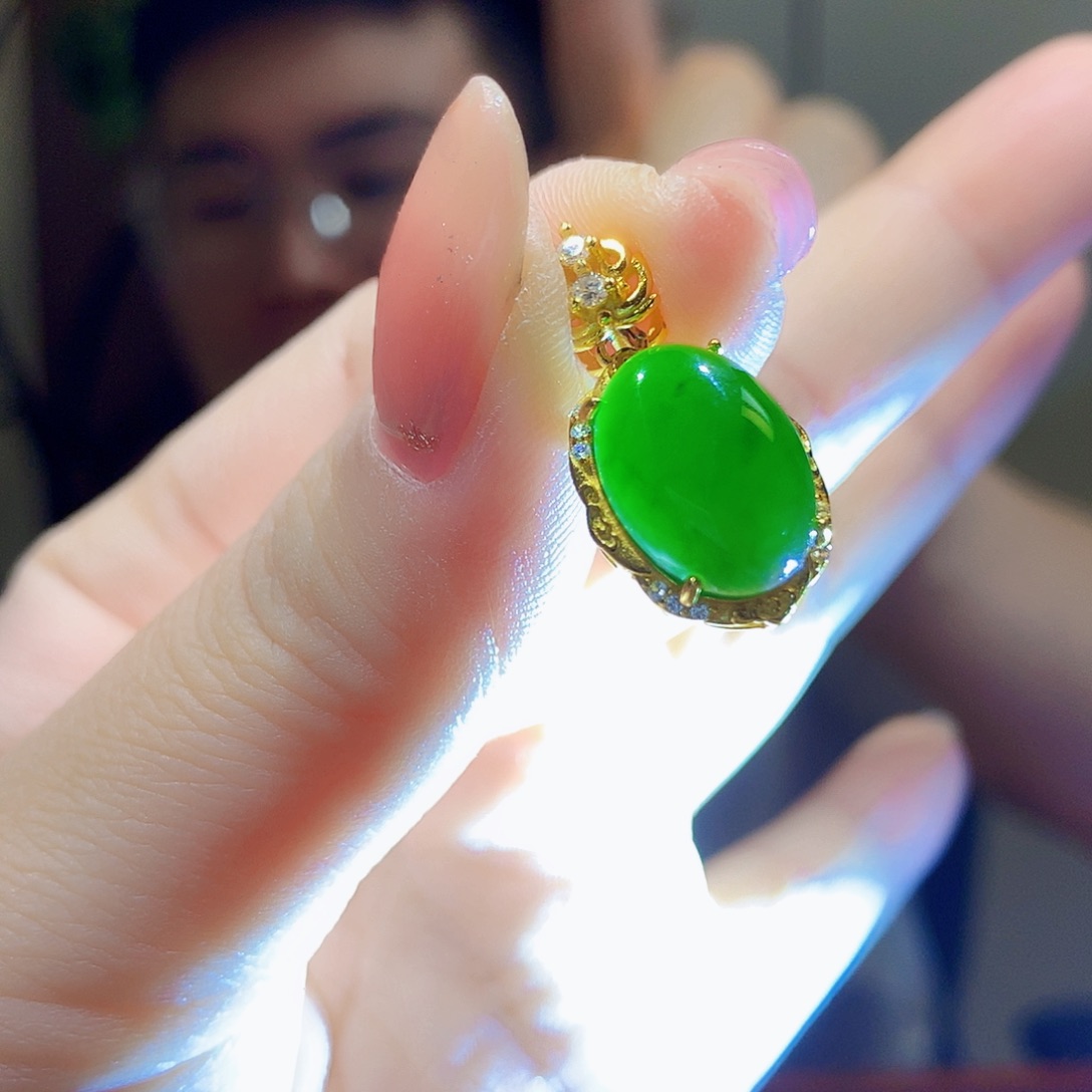 颈饰银S925镀金镶嵌和田玉（碧玉）