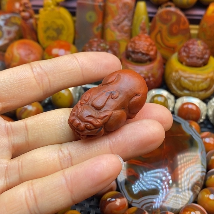 玛瑙/玉髓颈饰未镶嵌