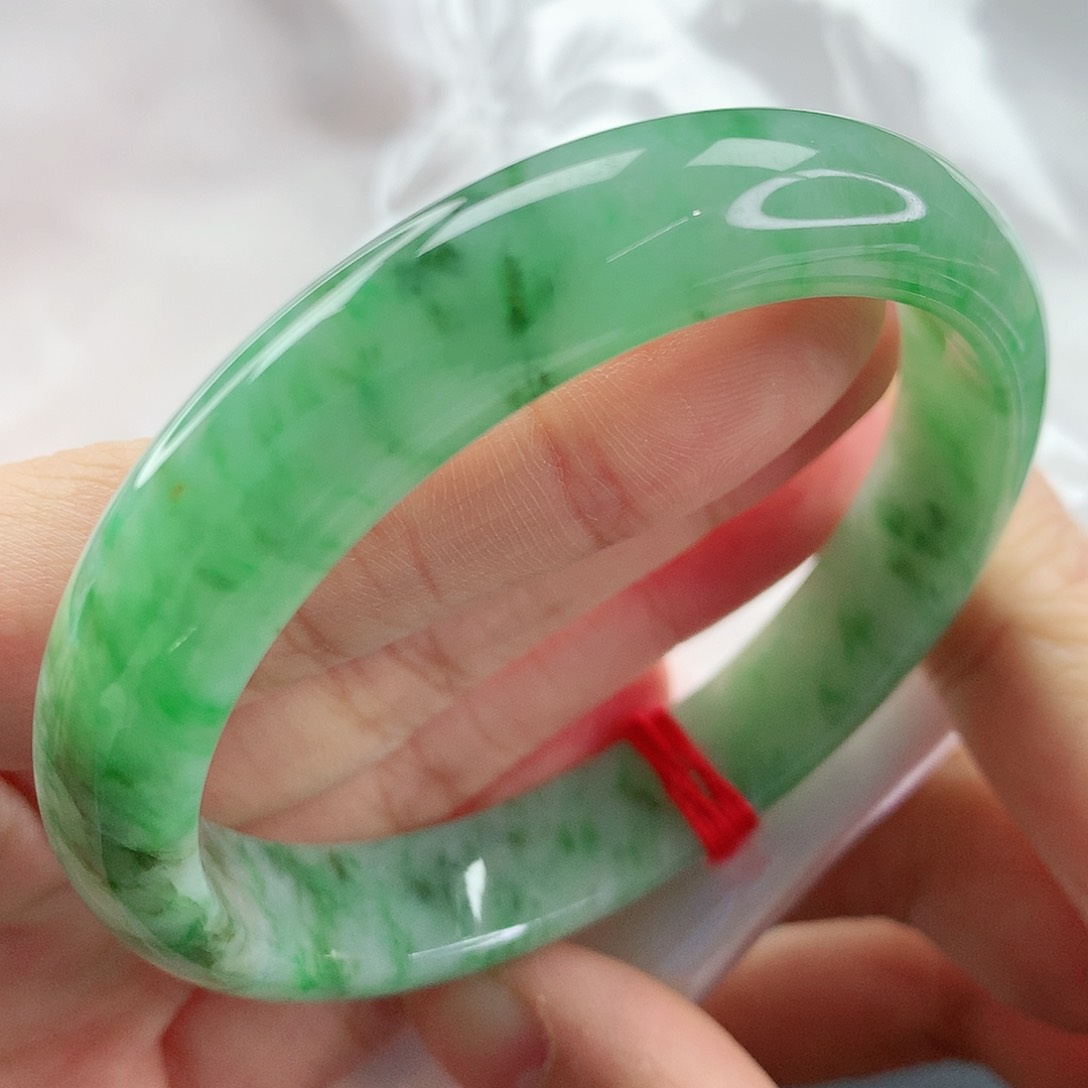 翡翠手镯未镶嵌，099