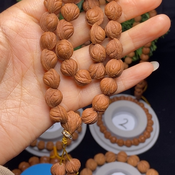 看***海秦岭龙纹桃核手持