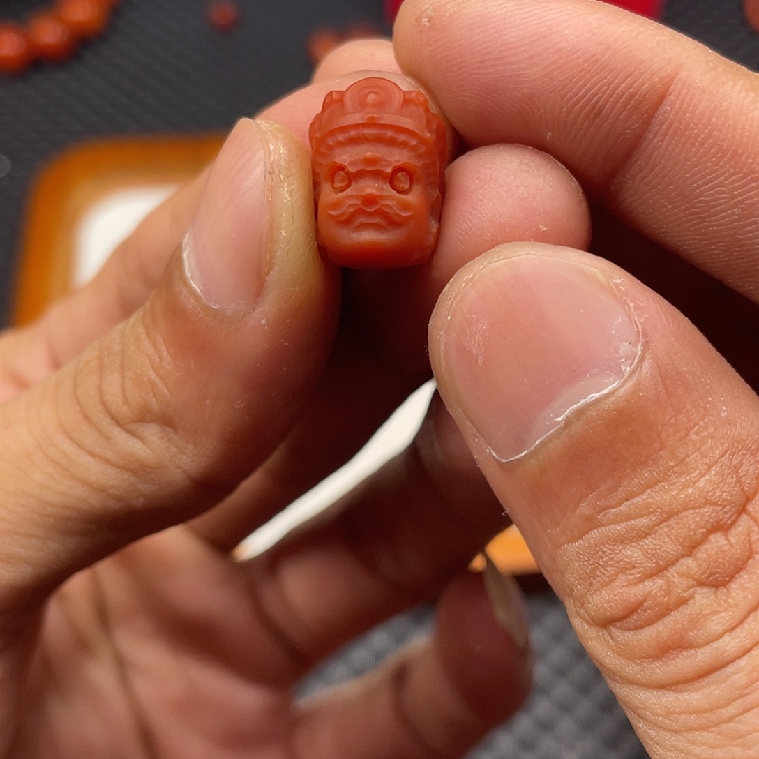 南红玛瑙未镶嵌大黑天雕刻对孔卡15