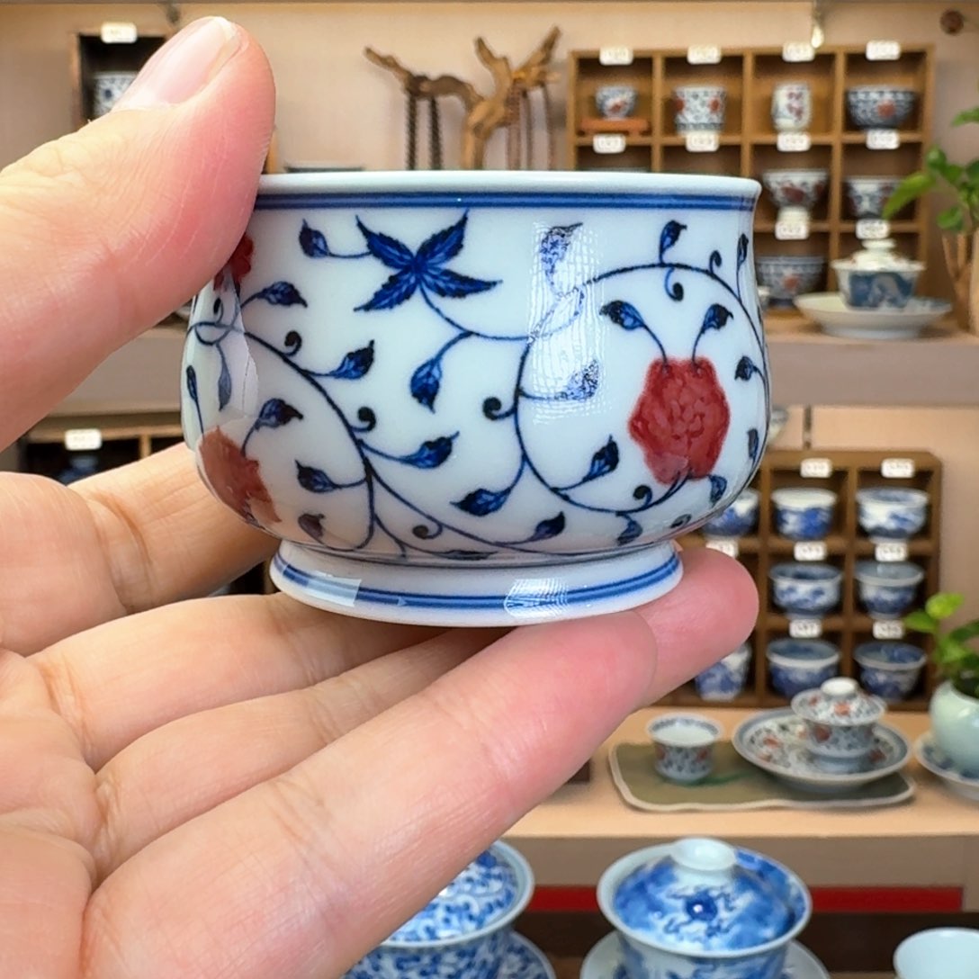 暮*念望月御品手绘青花釉里红缠枝莲炉式杯