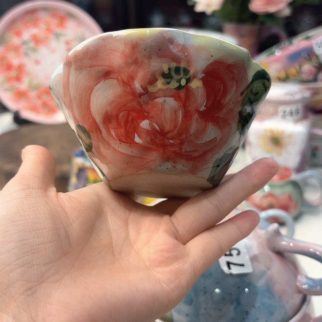 瓷片。兔兔好帅好好帅好