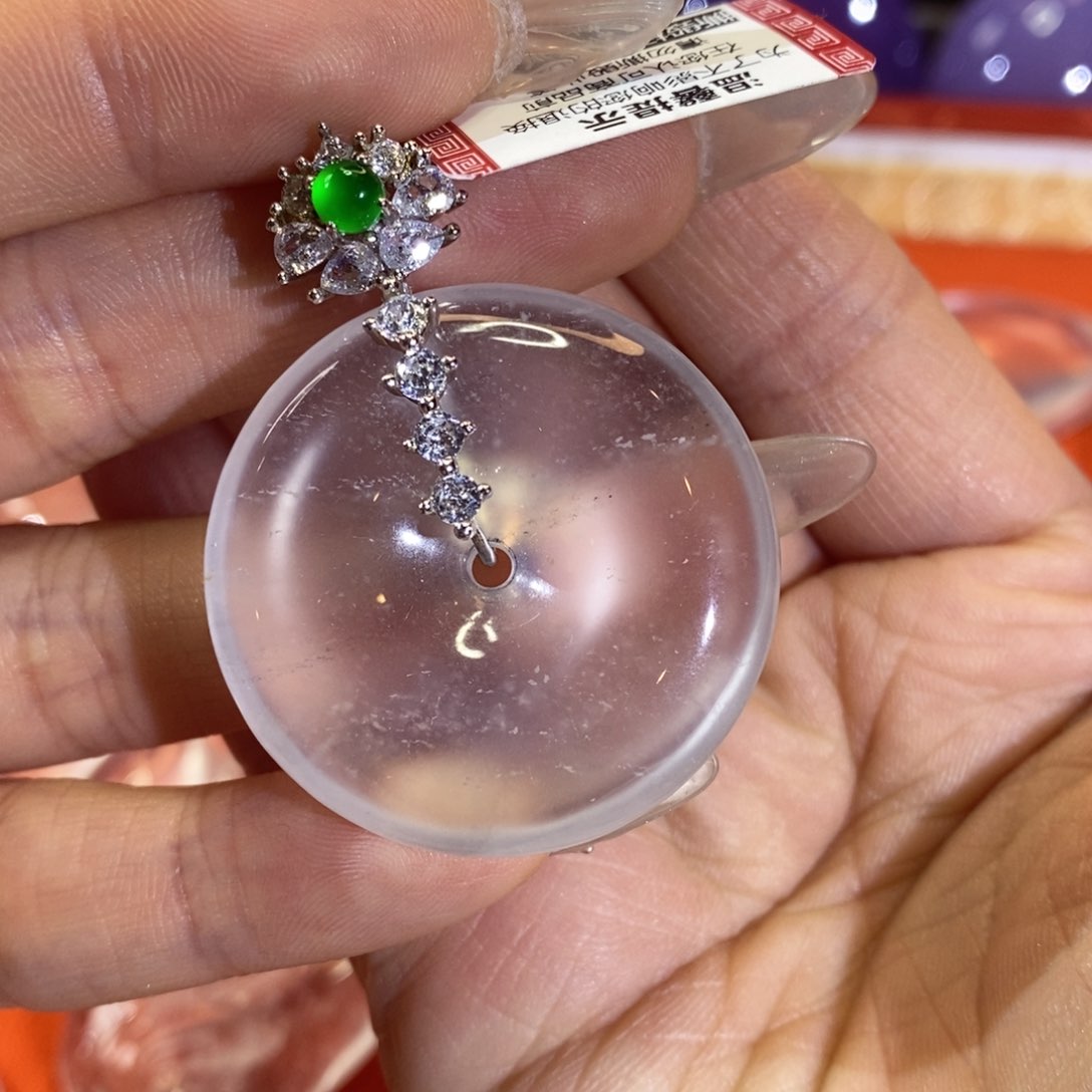 石英质玉颈饰未镶嵌