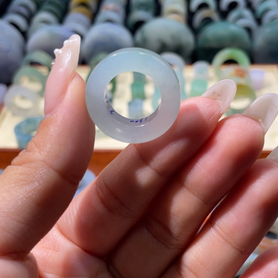 M***.定制翡翠未镶嵌天然翡翠