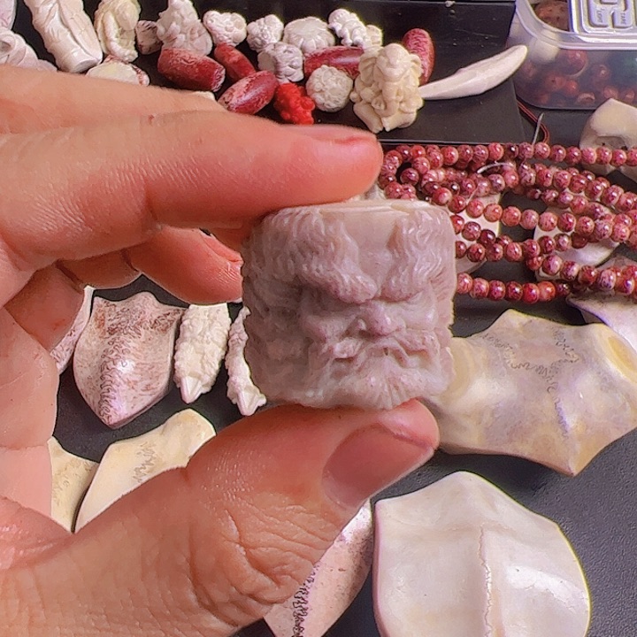 刮***.养殖鹿角雕刻钟馗