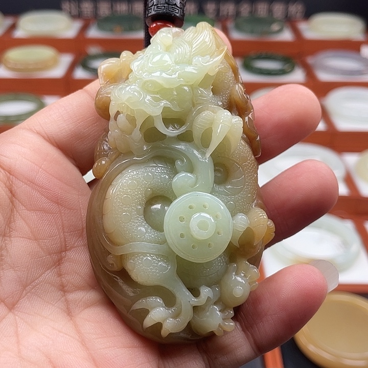 和田玉把件未镶嵌生意兴隆龙腾盛世
