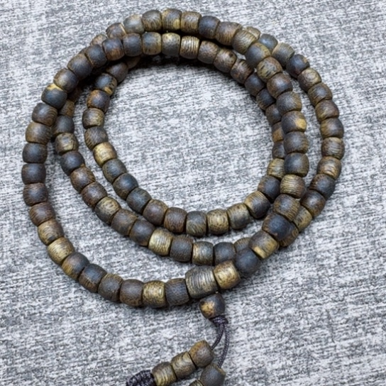 沉香手串绿棋张勺子多圈鼓珠0.6/12.5