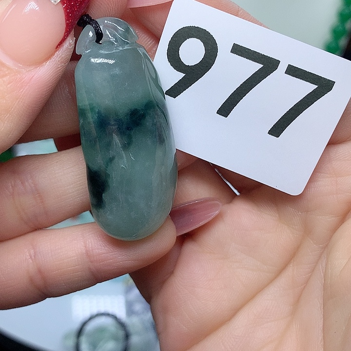 翡翠吊坠(赠链)未镶嵌