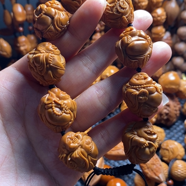 吊坠橄榄核郭*狂瑞兽弥勒