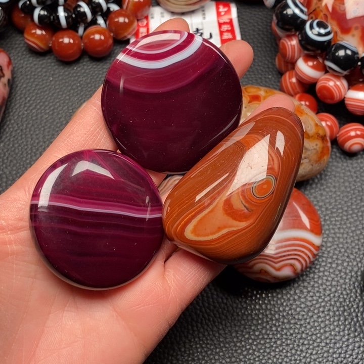 二***”玛瑙/玉髓未镶嵌颈饰