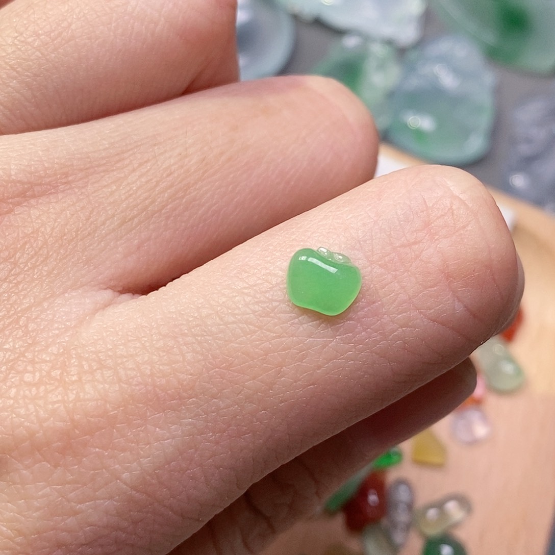 定制翡翠未镶嵌翡翠