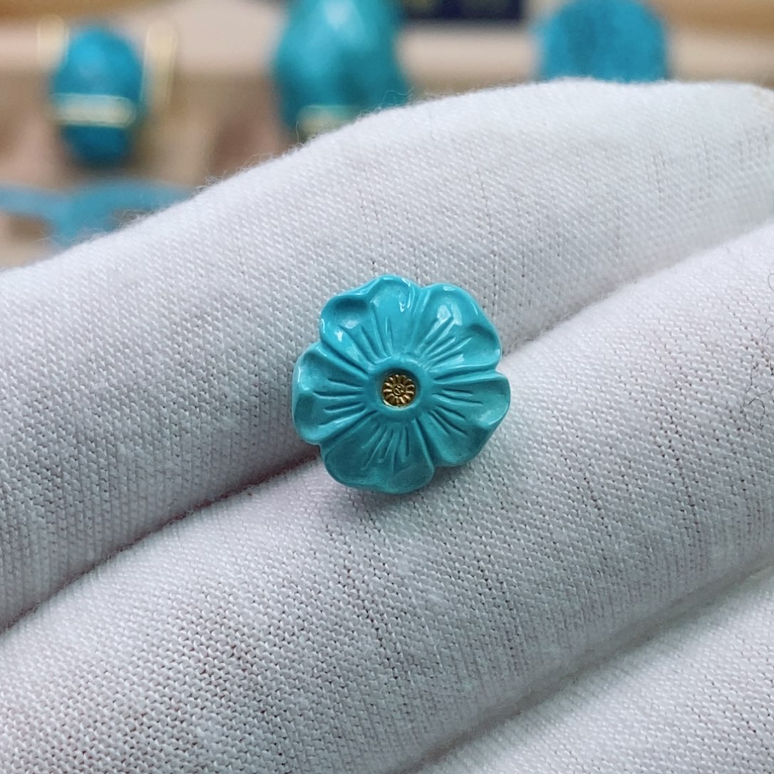 绿松石未镶嵌珠宝奇石