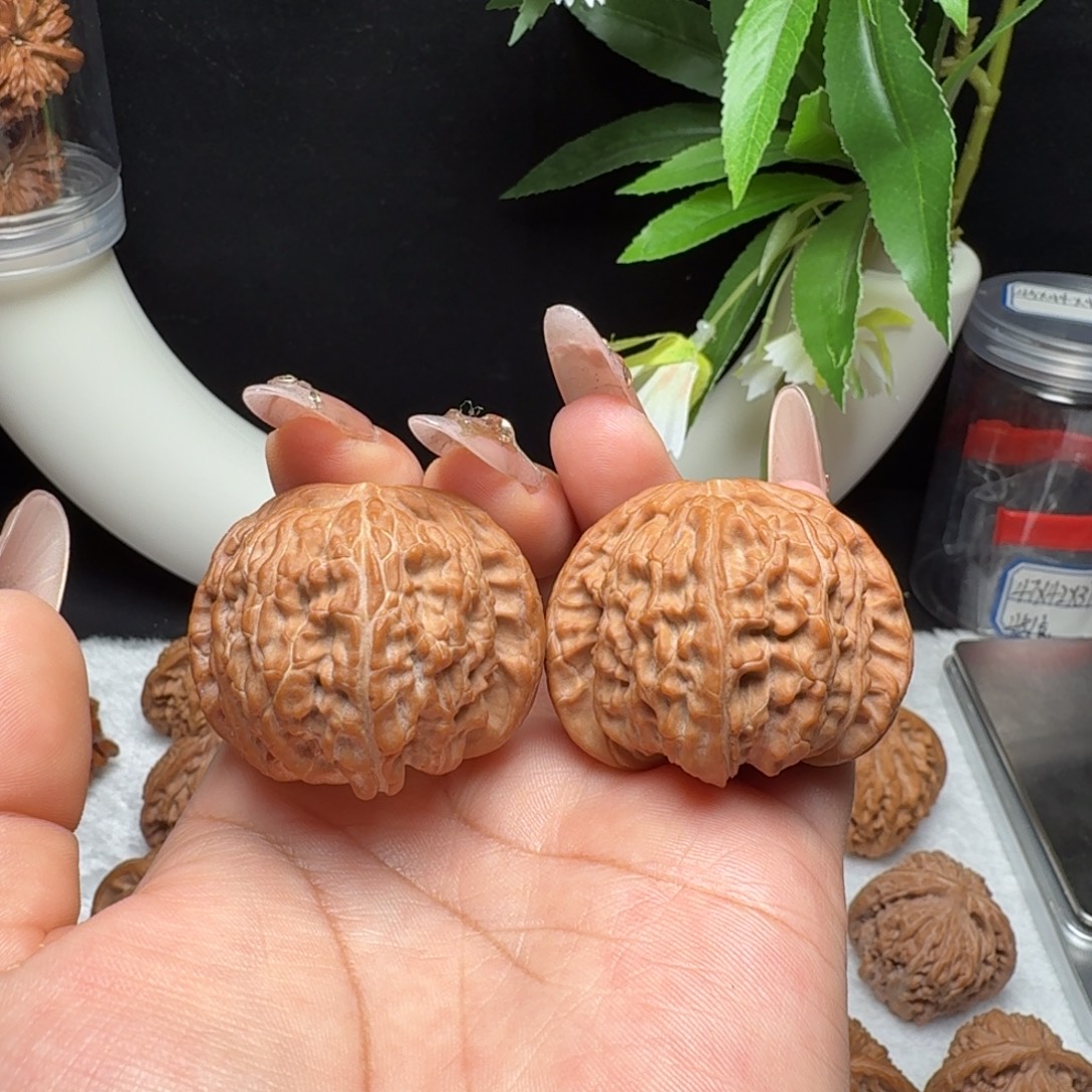 文玩核桃把件42球白