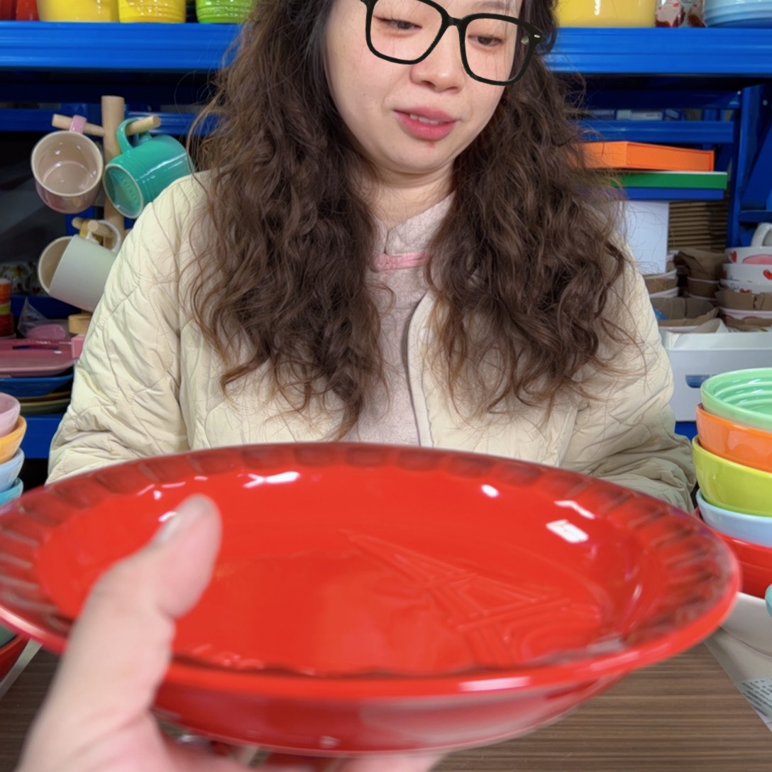 陶瓷红色铁塔深盘