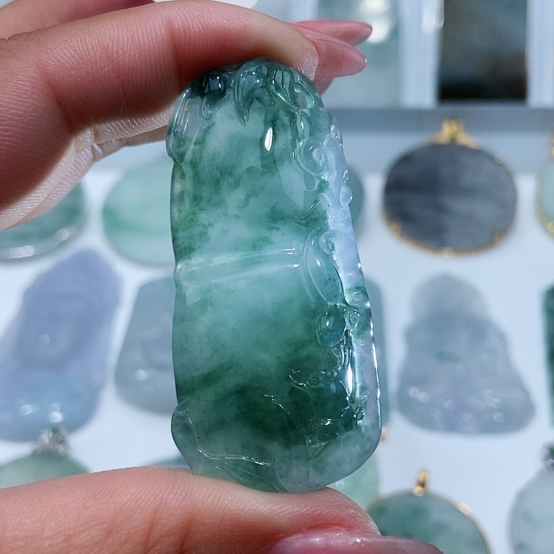 翡翠颈饰未镶嵌缅甸