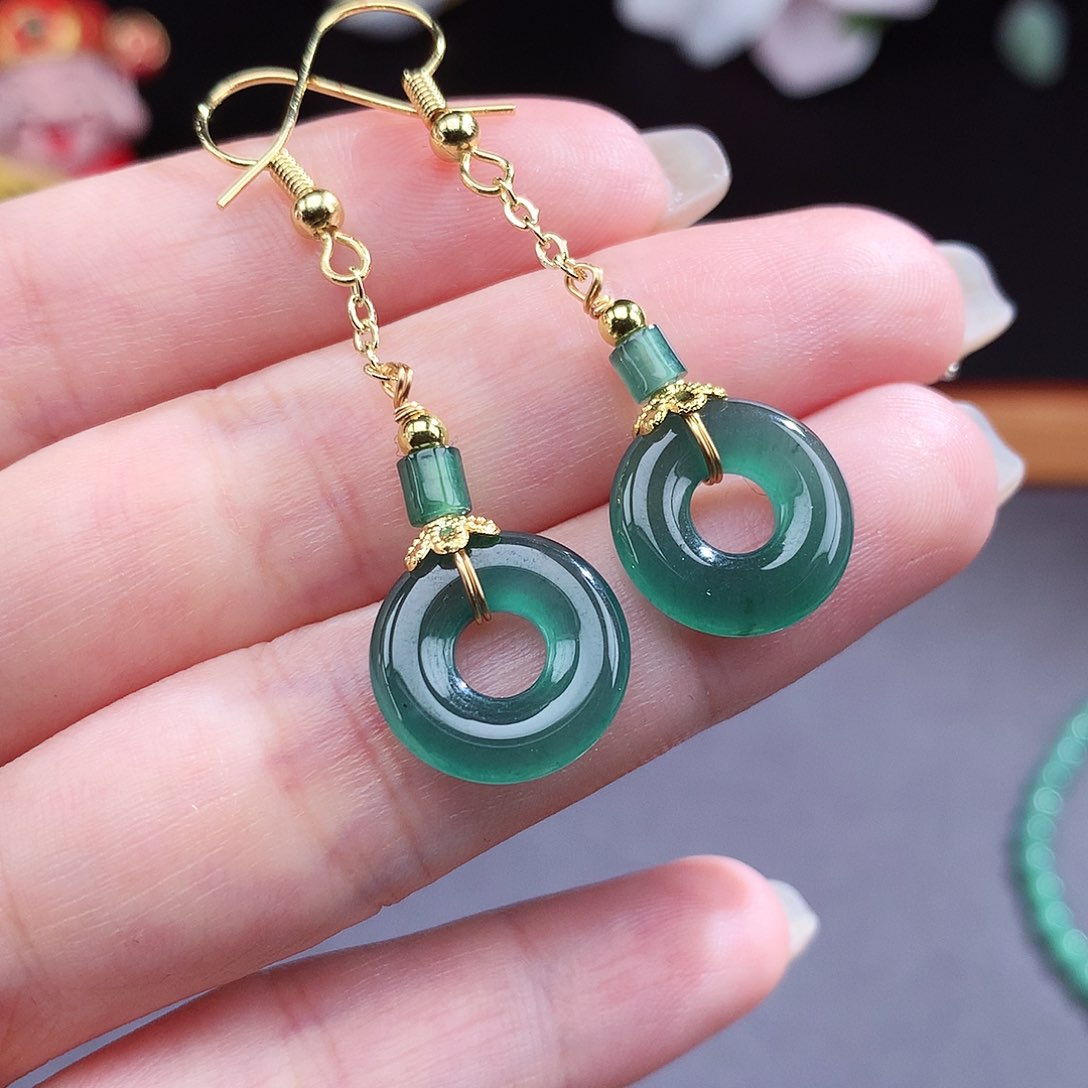 翡翠未镶嵌手镯（圆镯）