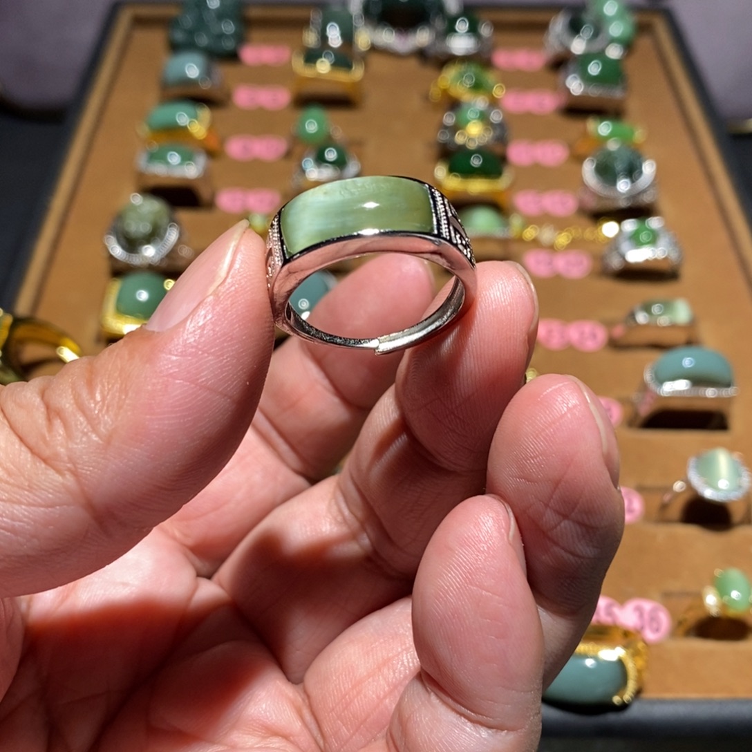 和田玉未镶嵌戒指