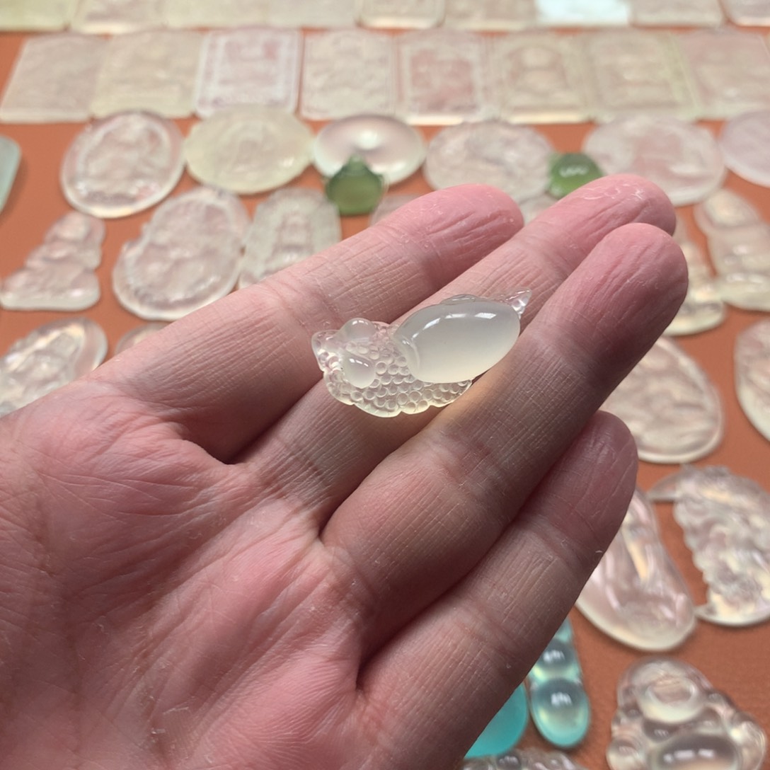 蛇纹石玉颈饰未镶嵌