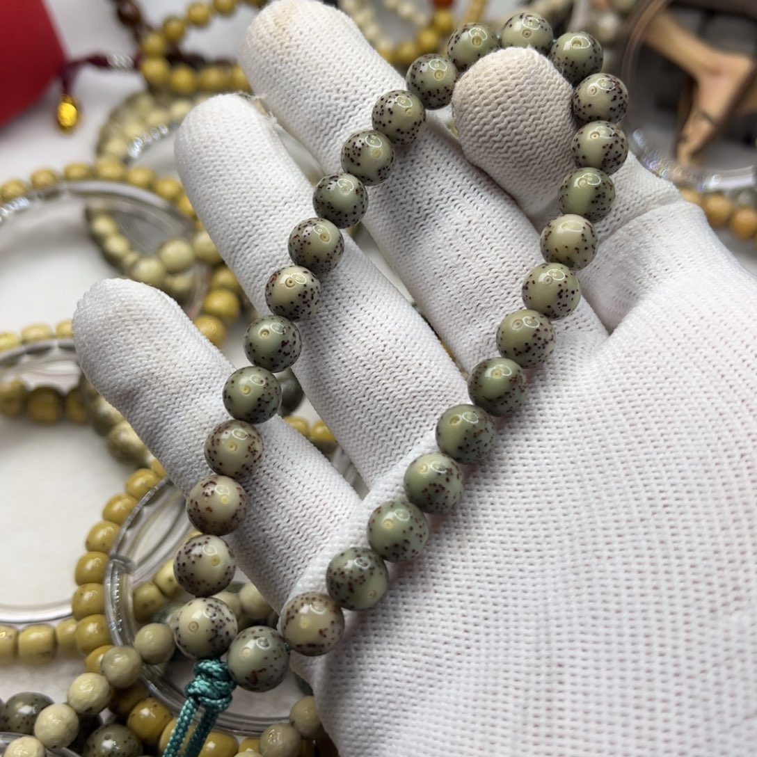 吊坠星月菩提玉化圆珠手持大眼睛一线天