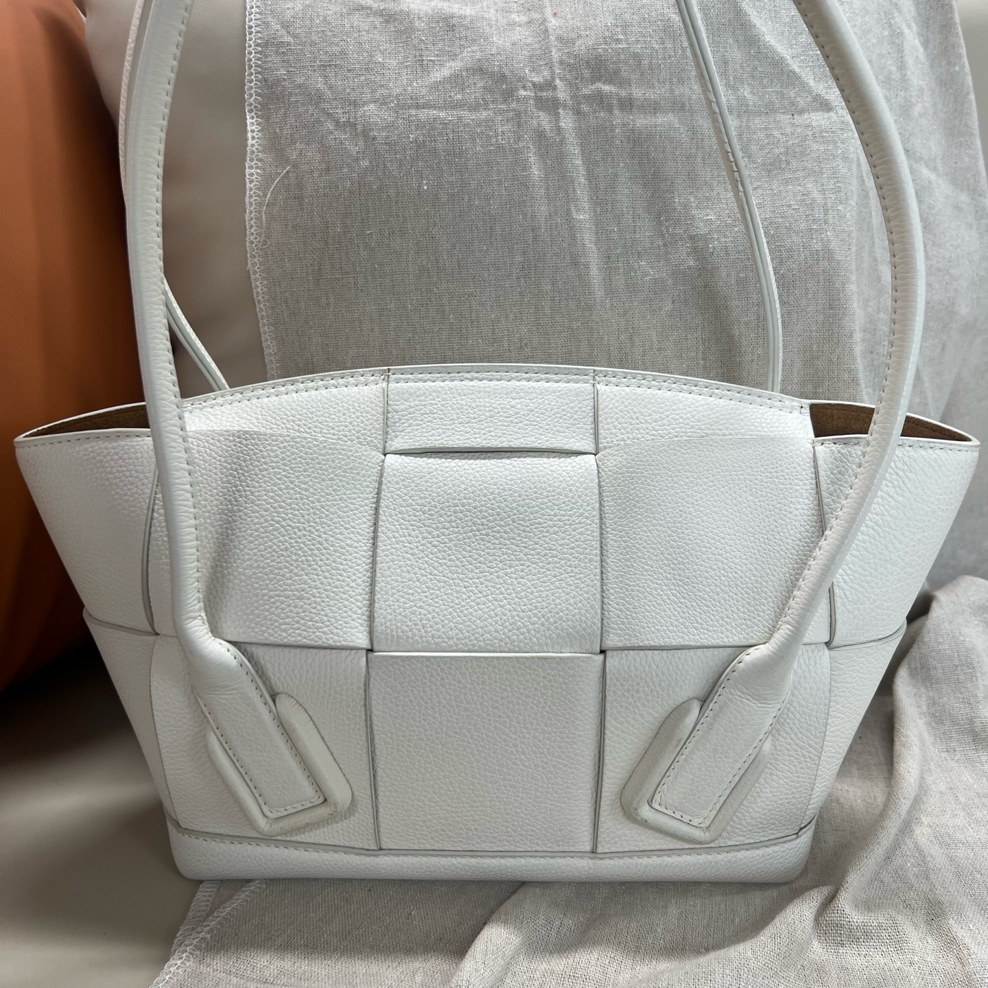 95新 BOTTEGA VENETA/葆蝶家 arco 33 编织手提托特包 奶油白 