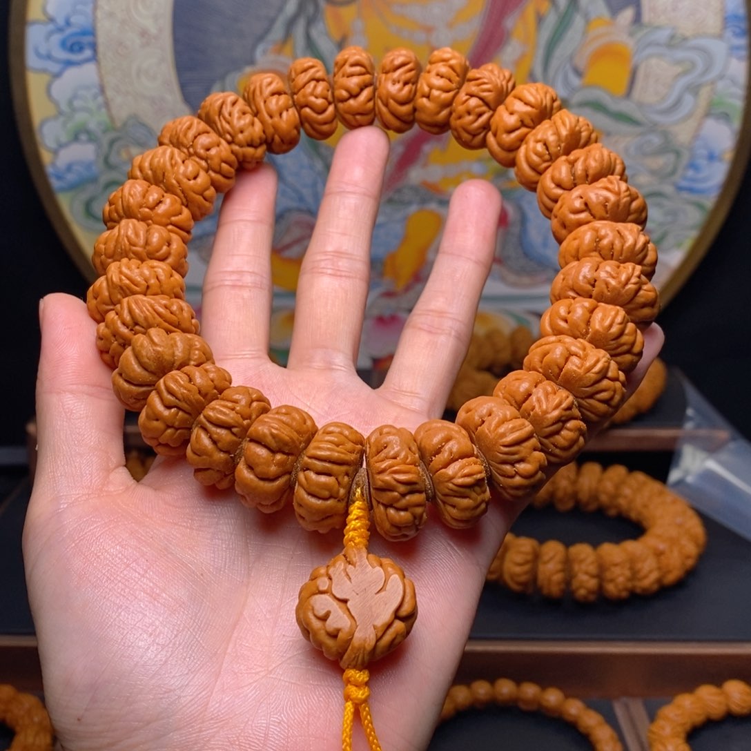 手串桃核龙纹桃核白玉龙