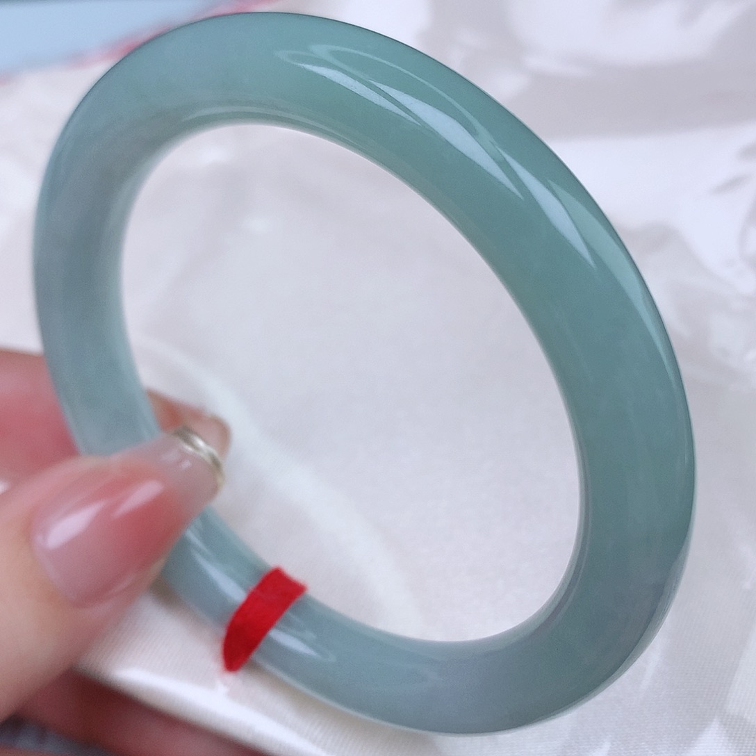 翡翠手镯（圆镯）未镶嵌天然