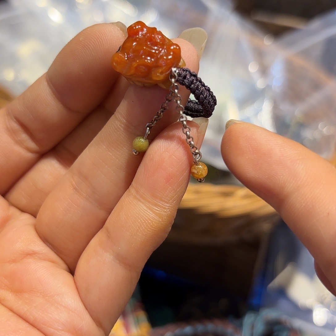 翡翠未镶嵌颈饰你