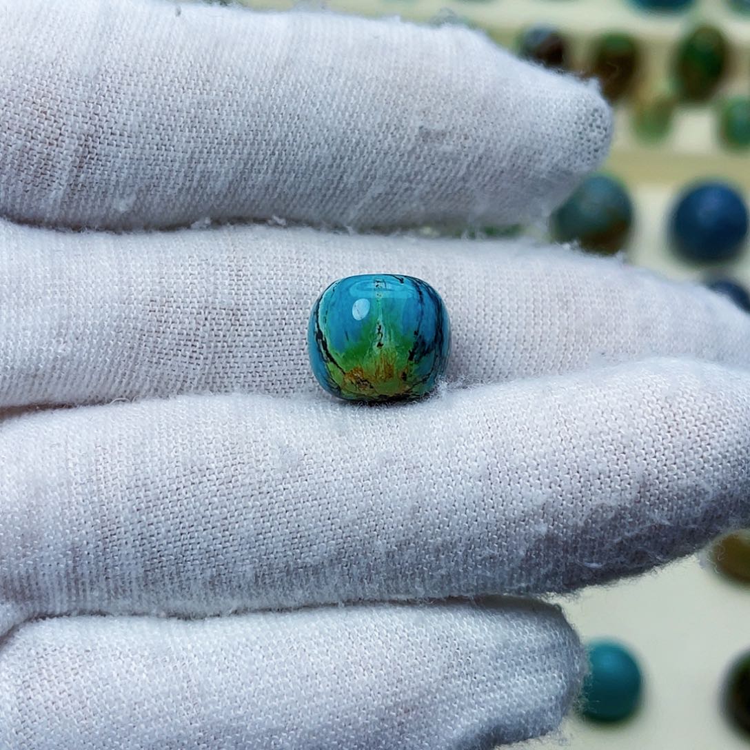 绿松石颈饰未镶嵌