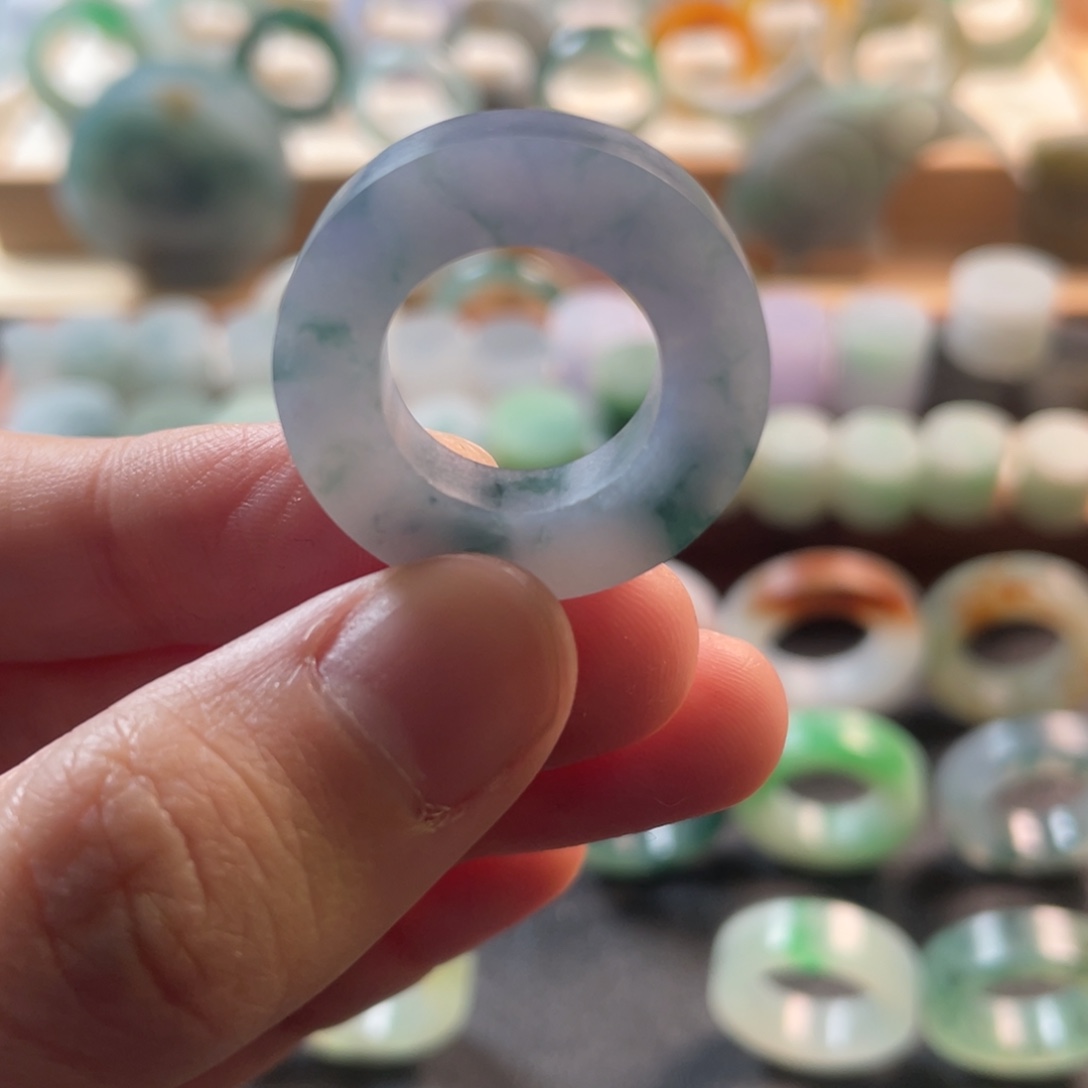 定制翡翠未镶嵌得***鱼戒指