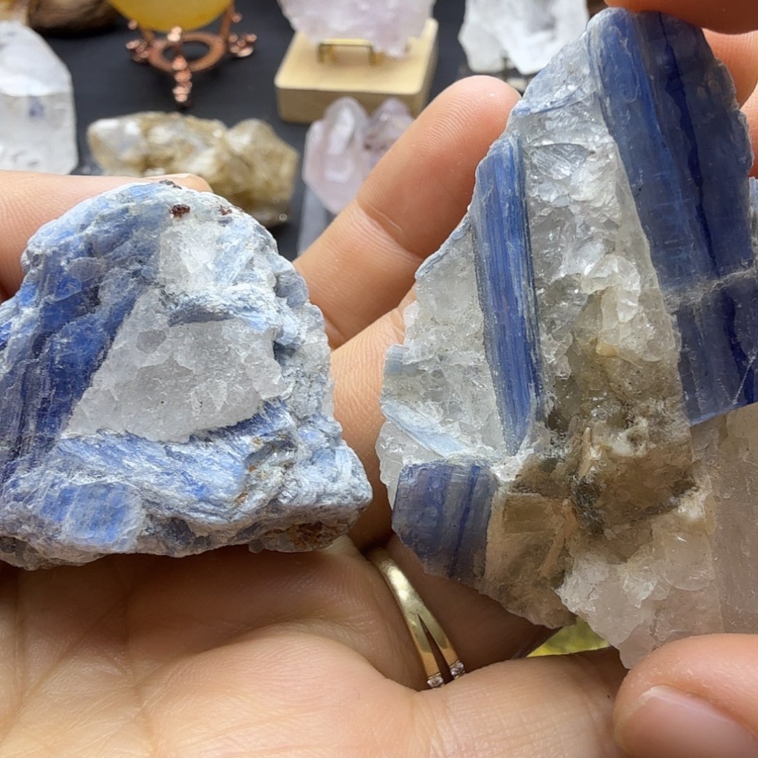 石材蓝晶原石一对