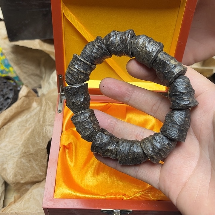 大叶紫檀（黑酸枝木类）