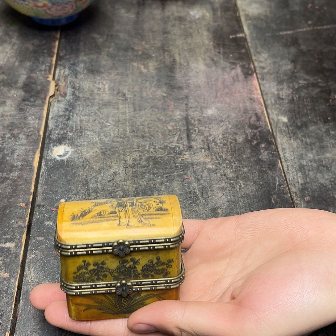 大叶紫檀（黑酸枝木类）