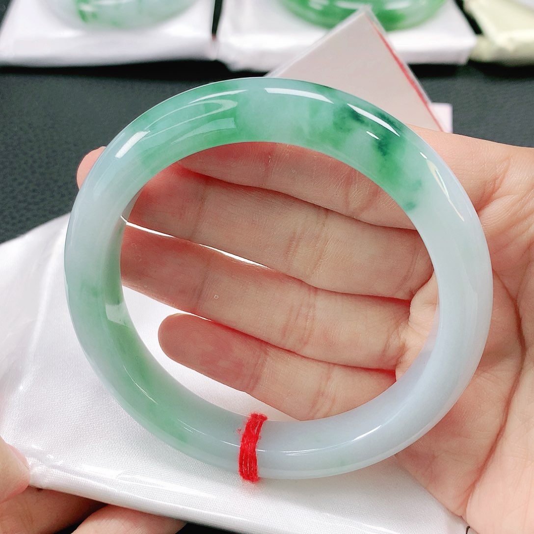 未镶嵌手镯翡翠缅甸60