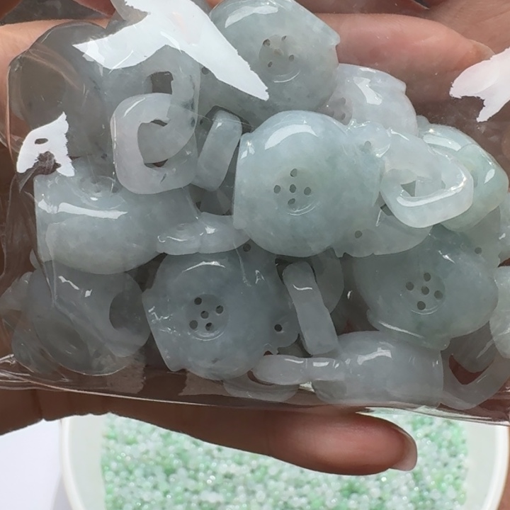 未镶嵌挂件翡翠福利1个，不包邮，拍一单邮费发货