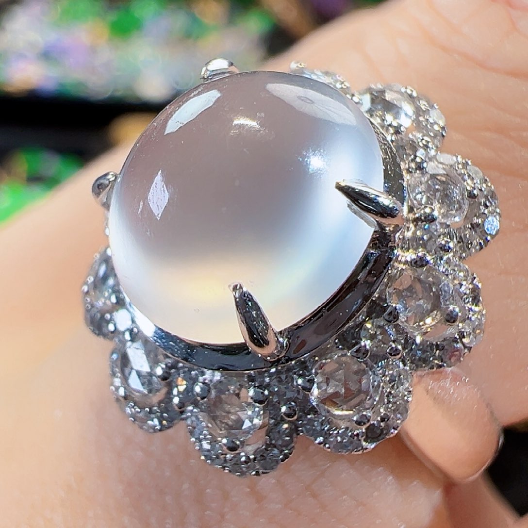 翡翠戒指18K金镶嵌签收后24小时鉴赏期