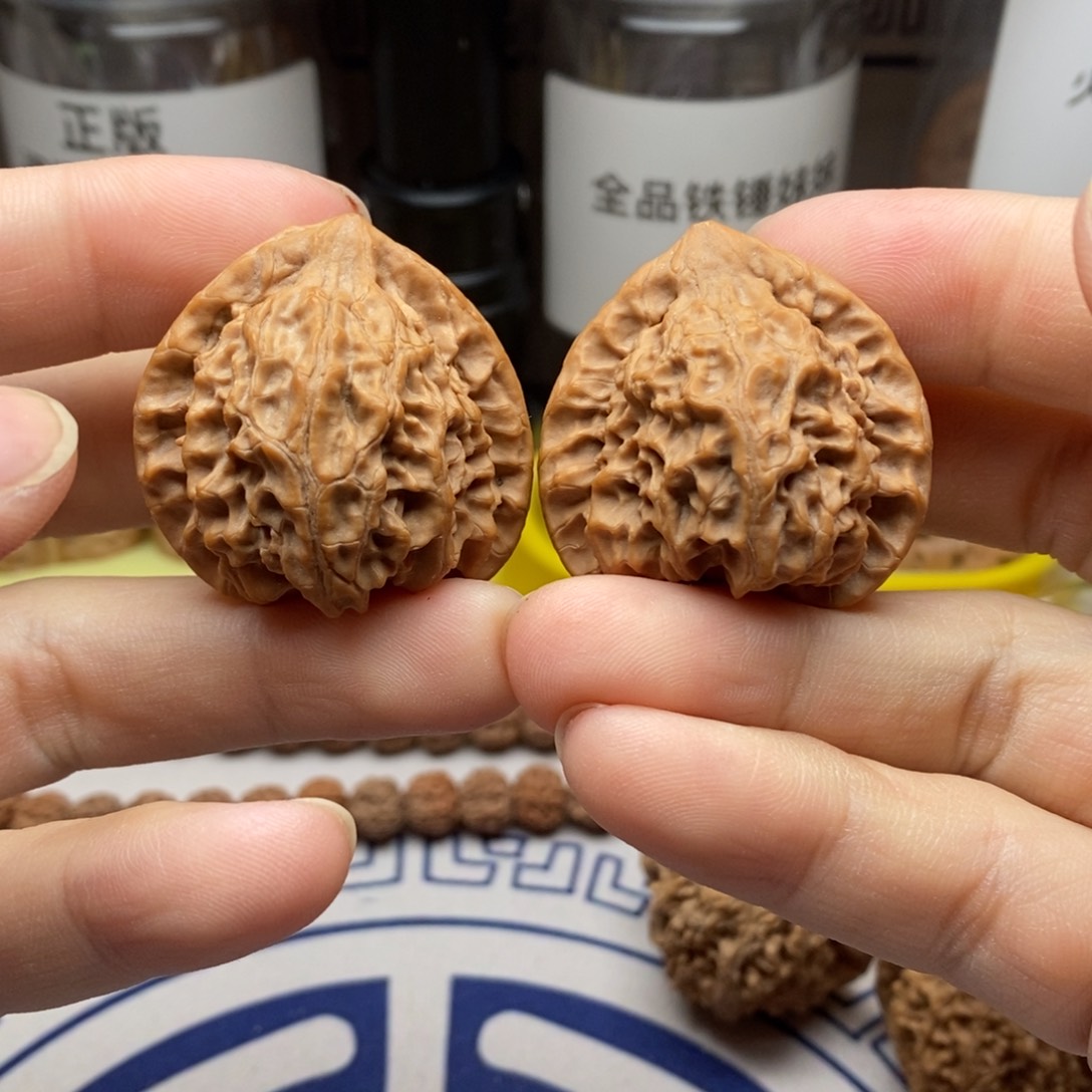 核桃把件三六江山血狮子