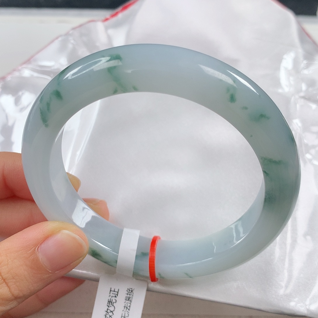 翡翠手镯未镶嵌 正圈①①⑨